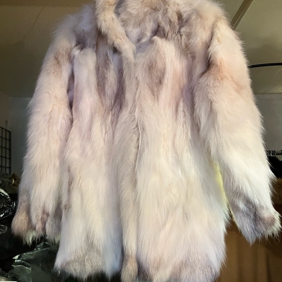 Size 0-6x reasonable offer
Mink , lamb, Rabbit, wool, fox , leather and suede ~ - Picture 10 of 13